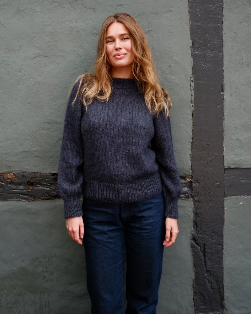 Simple and Simple Sweater
