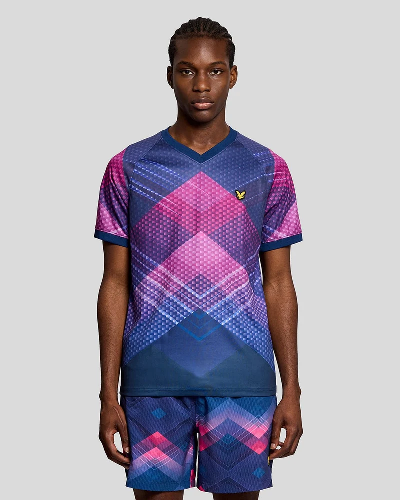 Lyle & Scott Herensport Chevron FootBal T-shirt | Marineblauwe pioenroos